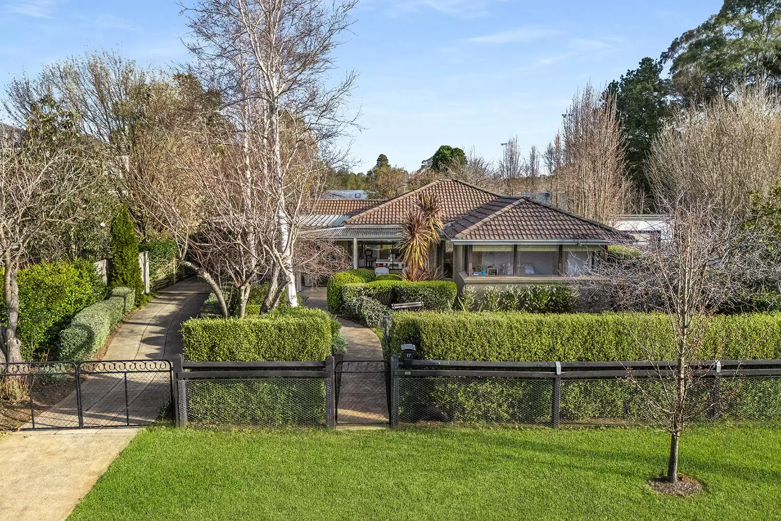 17 Retford Road, Bowral Sold by Chan Yahl - image 1