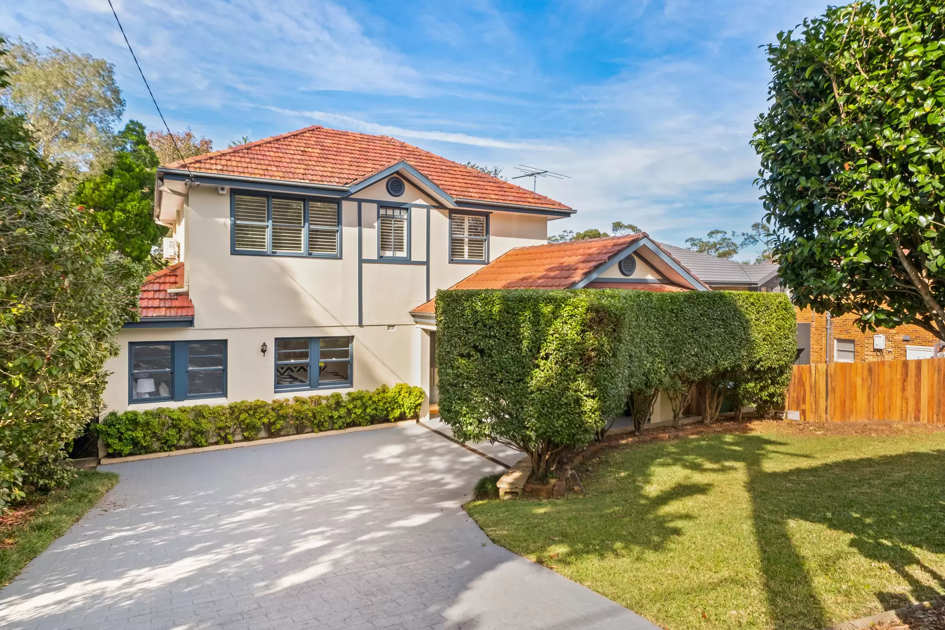 15 Larool Avenue, Lindfield Sold by Chan Yahl - image 1