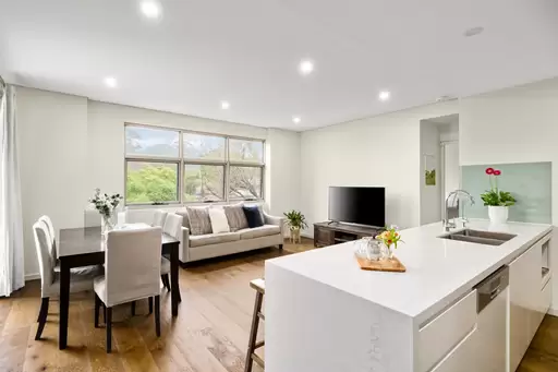 101/12 Shinfield Avenue, St Ives Sold by Chan Yahl