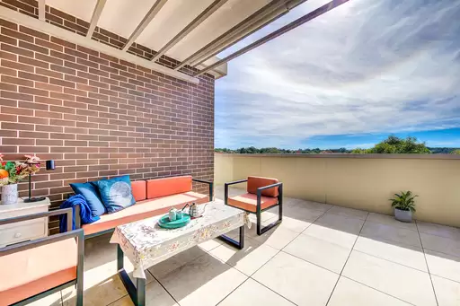 61/1-3 Cherry Street, Warrawee Sold by Chan Yahl