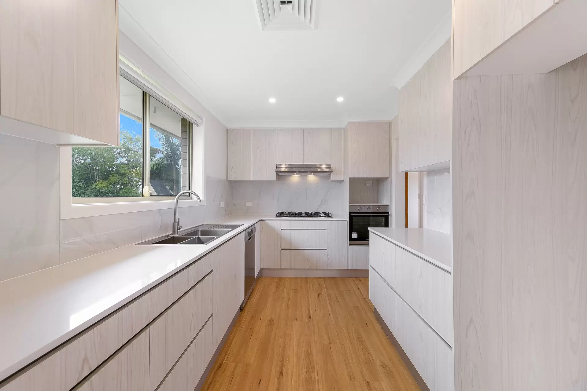 10 Drew Place, Belrose Leased by Chan Yahl - image 3