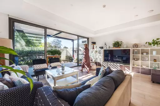 9/5-7 Eulbertie Avenue, Warrawee Sold by Chan Yahl