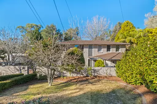 72 Murdoch Street, Turramurra Sold by Chan Yahl