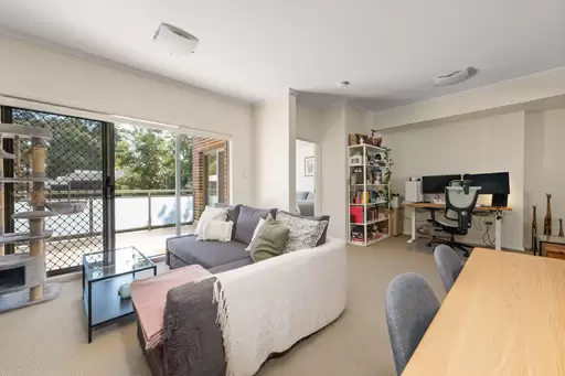 8/6-8 Culworth Avenue, Killara Sold by Chan Yahl