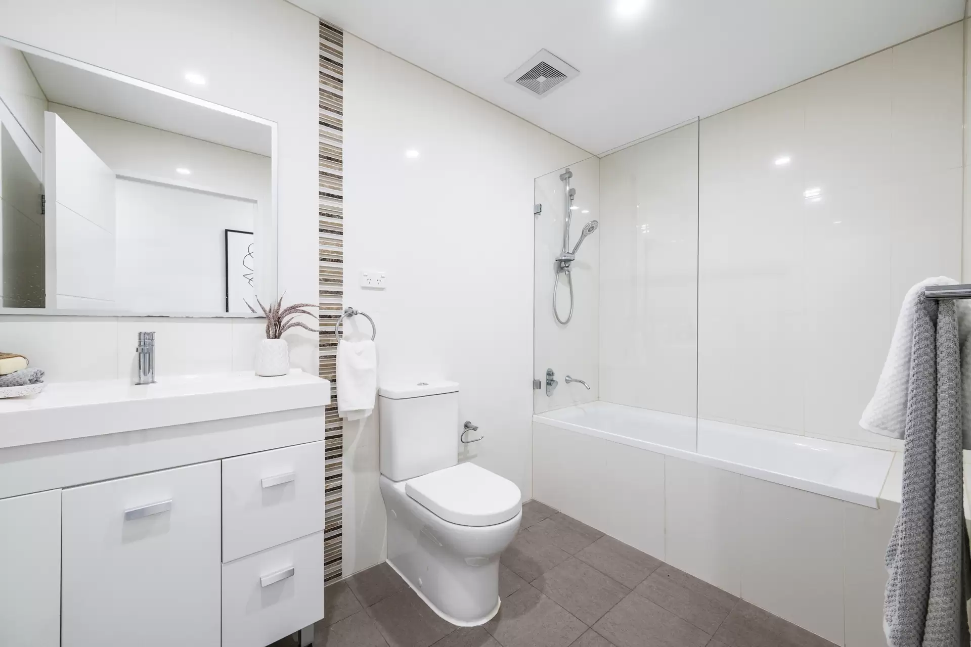 10/2-6 Buckingham Road, Killara Sold by Chan Yahl - image 11