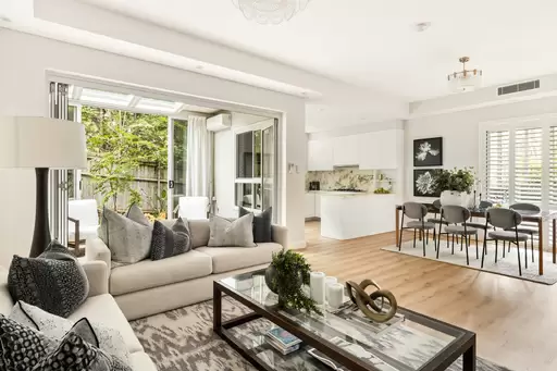 2/10 Bobbin Head Road, Pymble Sold by Chan Yahl