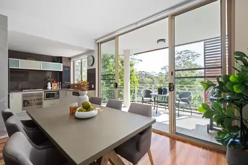 65/4-8 Bobbin Head Road, Pymble Sold by Chan Yahl