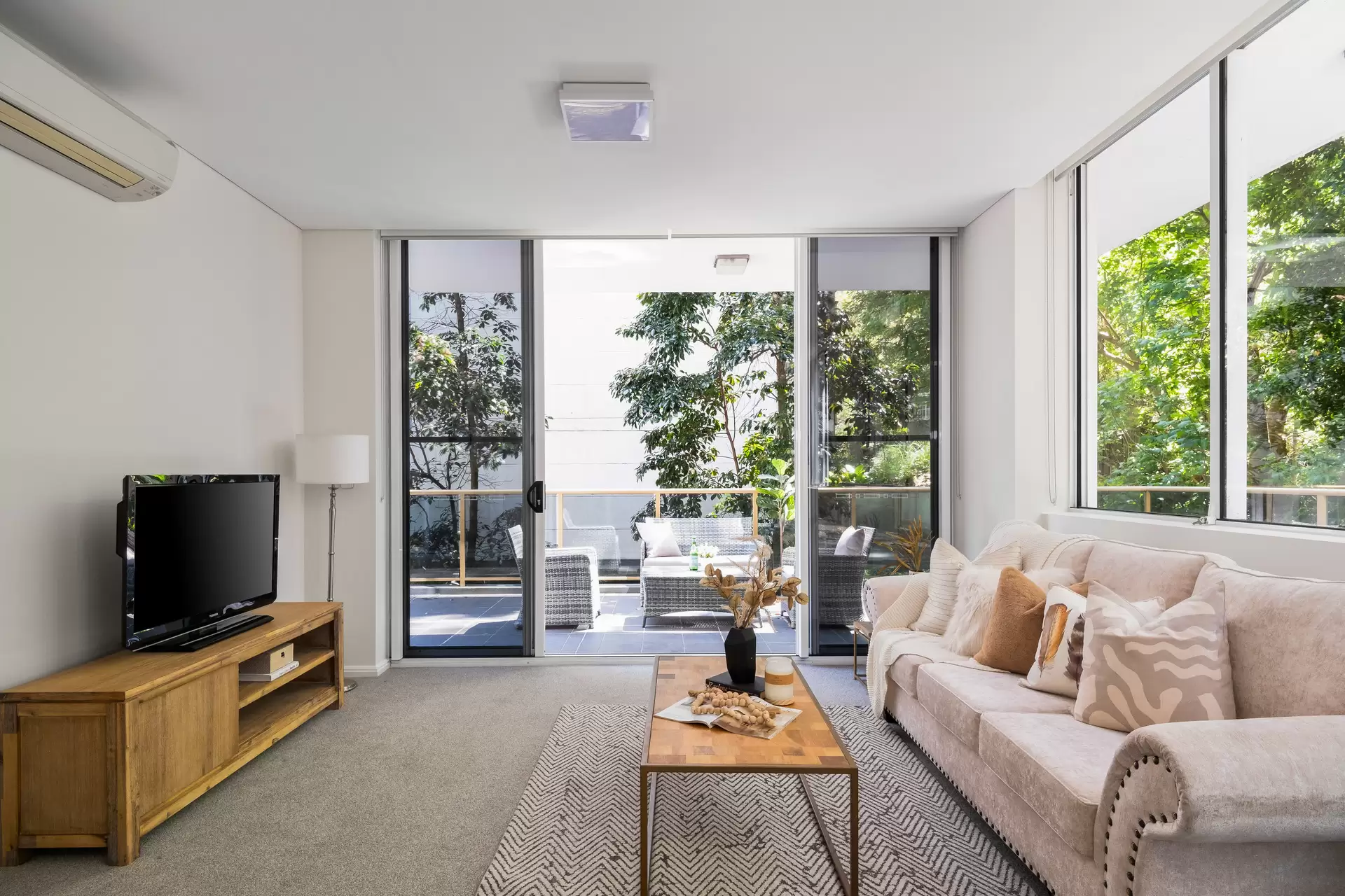 213/3 Pymble Avenue, Pymble Sold by Chan Yahl - image 2