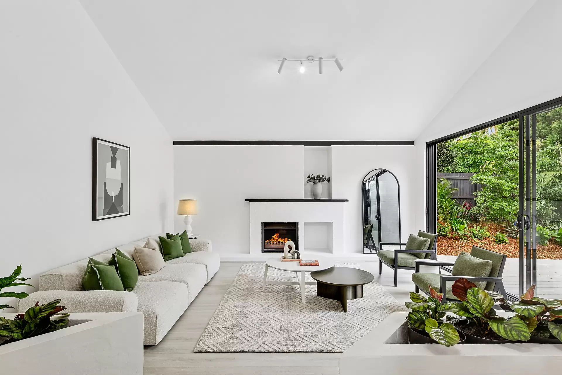 5 Lucia Avenue, St Ives Sold by Chan Yahl