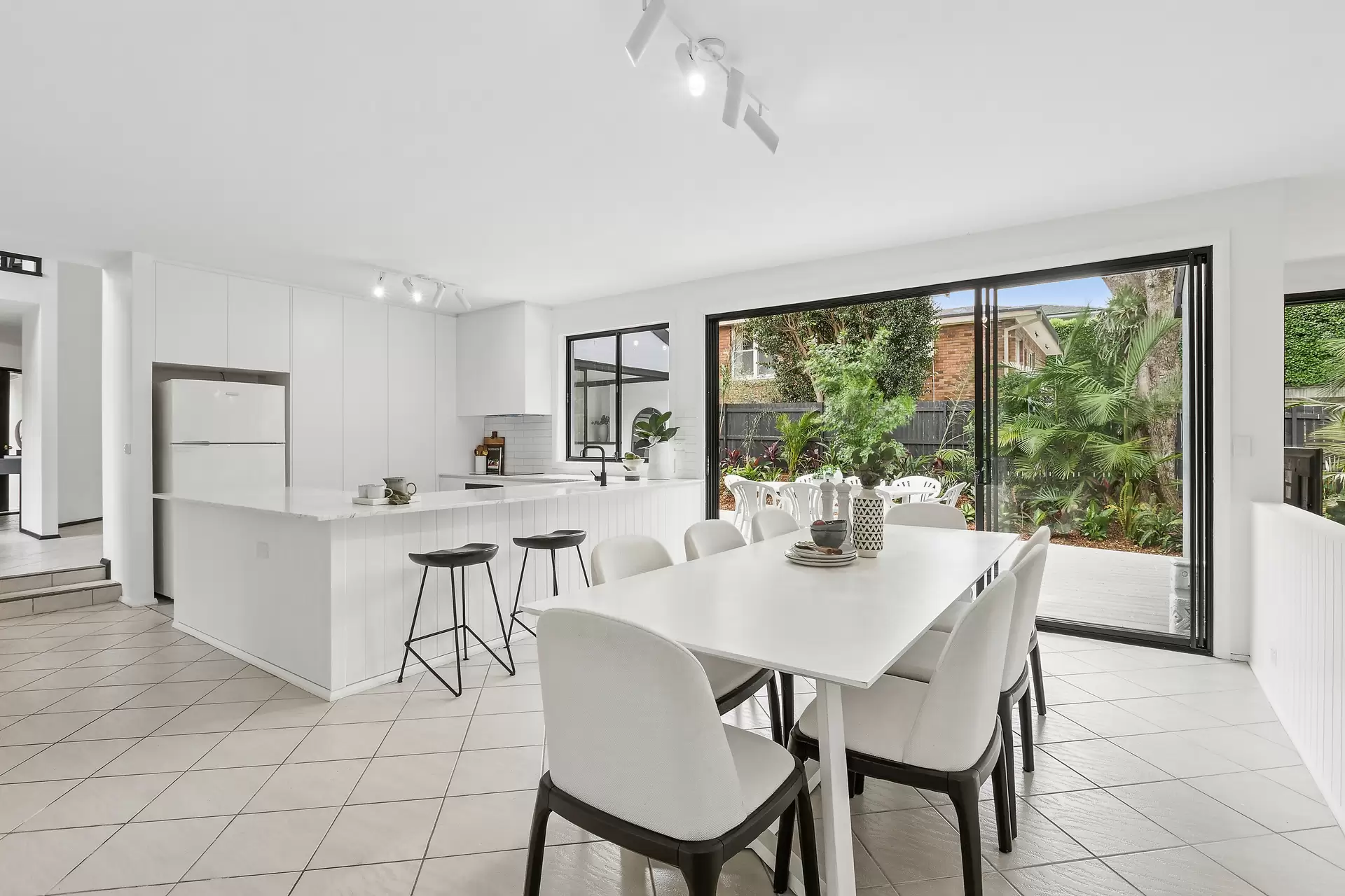 5 Lucia Avenue, St Ives Sold by Chan Yahl - image 8