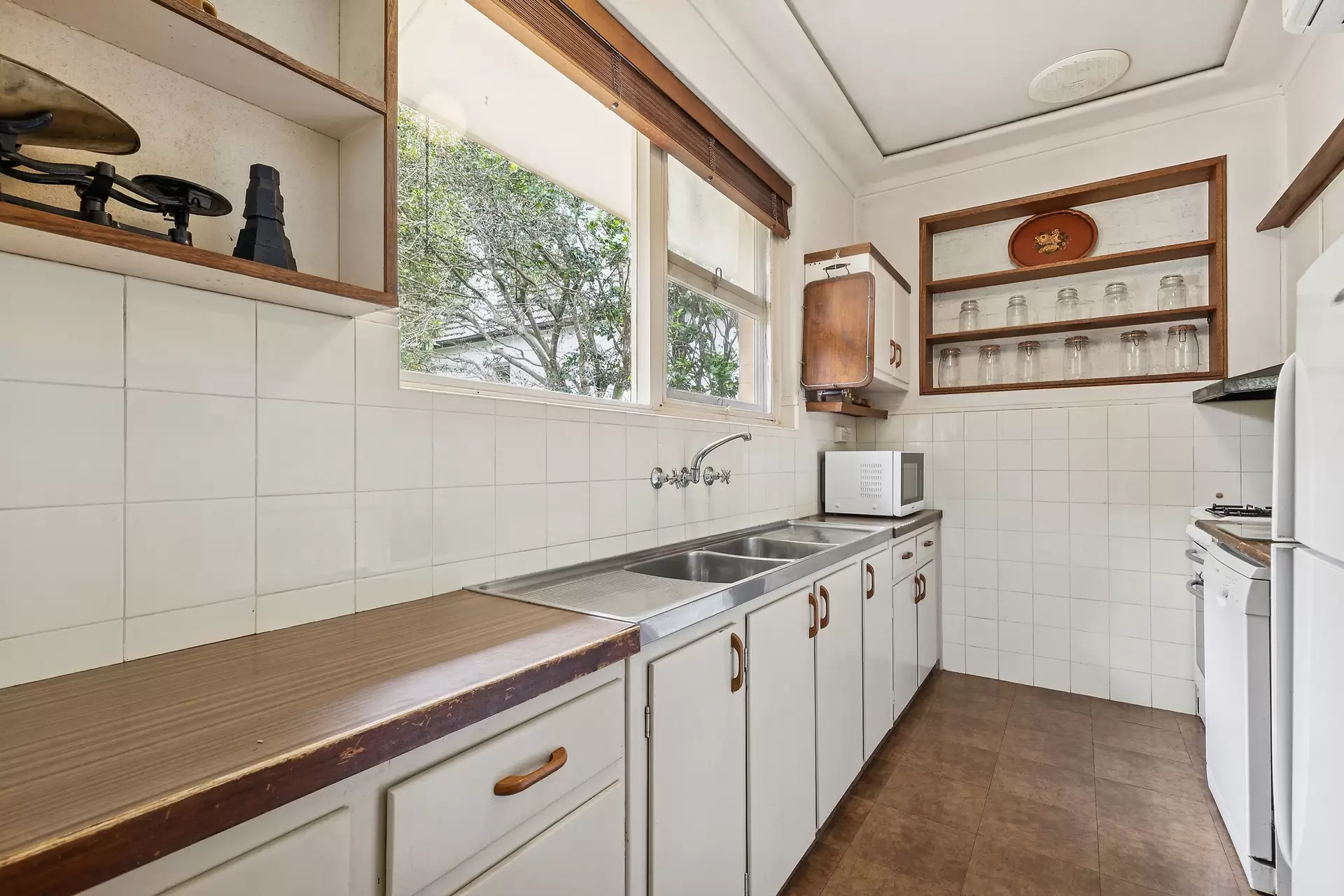 8 Avoca Road, Turramurra Sold by Chan Yahl - image 5