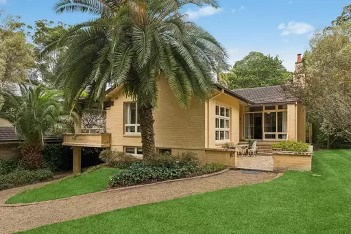 8 Avoca Road, Turramurra Sold by Chan Yahl