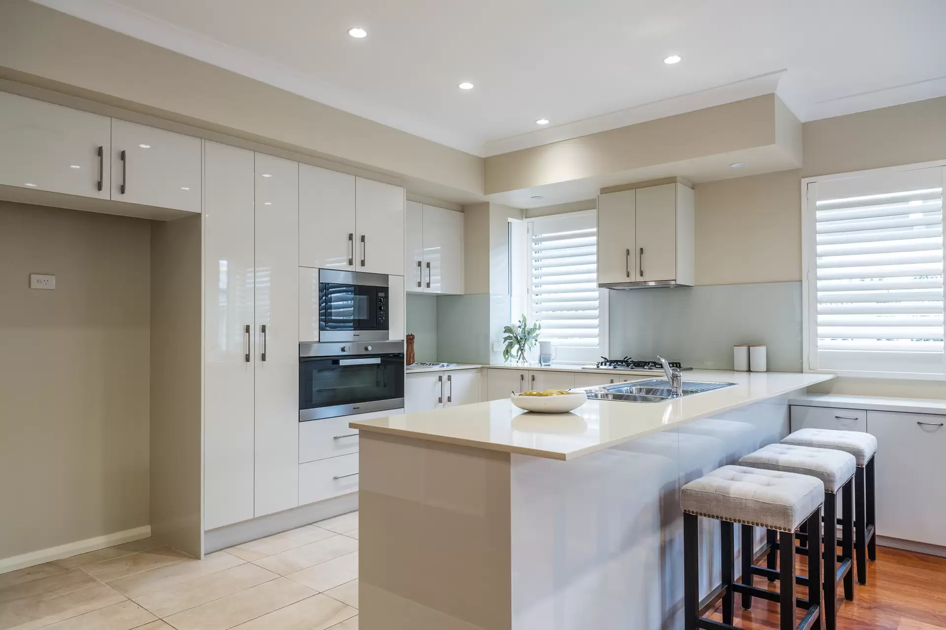 2/8 Collins Road, St Ives Sold by Chan Yahl - image 3