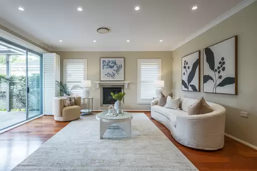 2/8 Collins Road, St Ives Sold by Chan Yahl