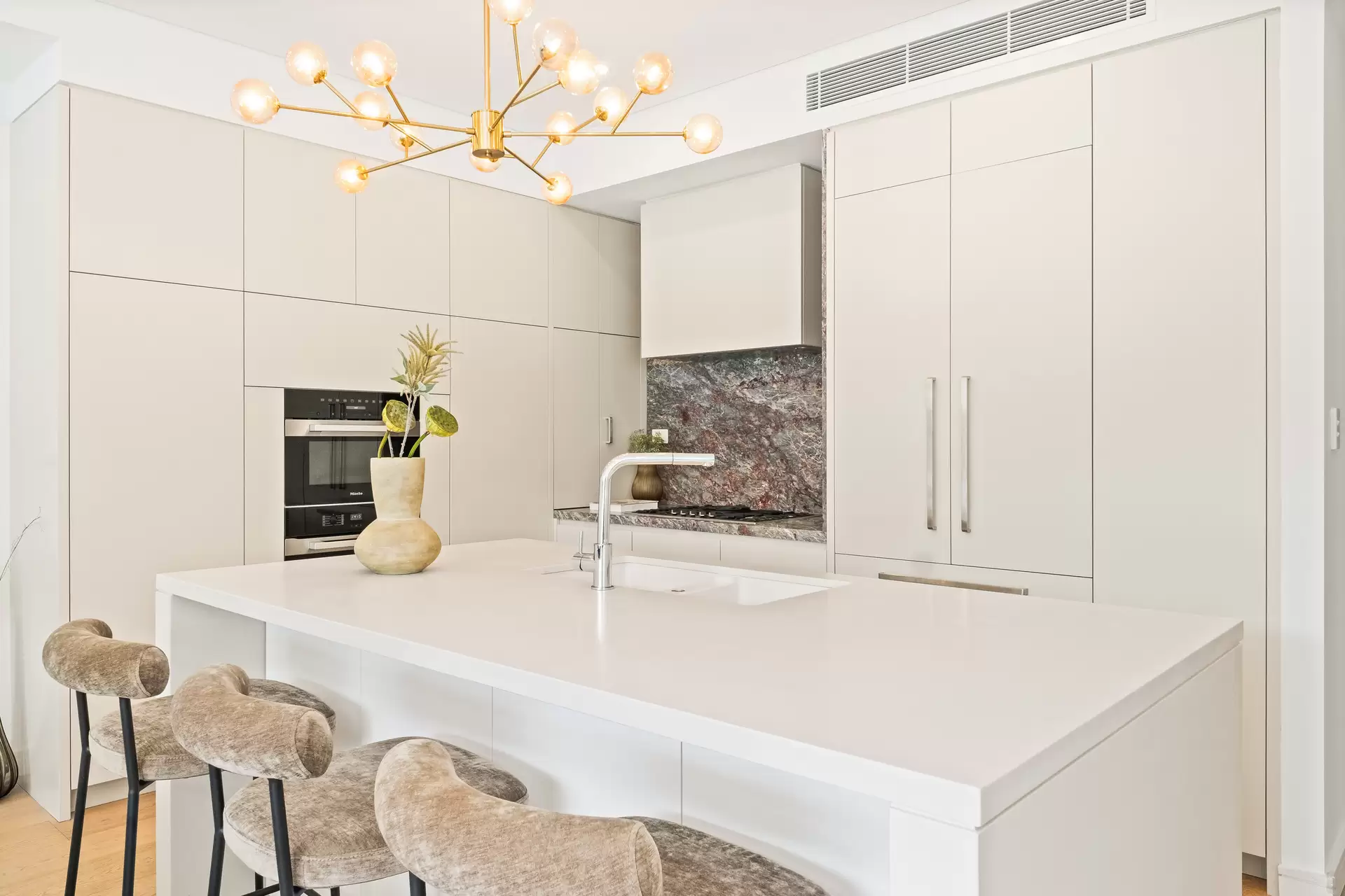 301/23-29 Gilroy Road, Turramurra Sold by Chan Yahl - image 2