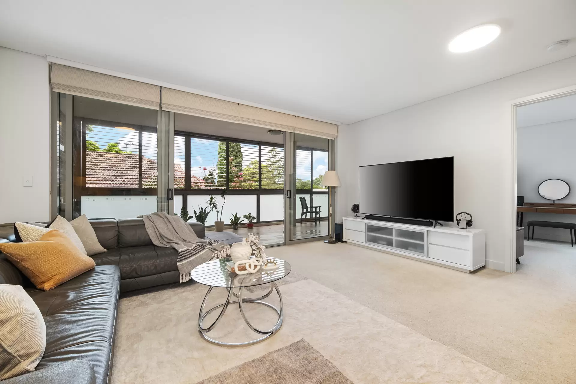 816/2-8 Bruce Avenue, Killara Sold by Chan Yahl - image 3