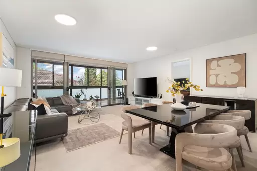 816/2-8 Bruce Avenue, Killara Sold by Chan Yahl