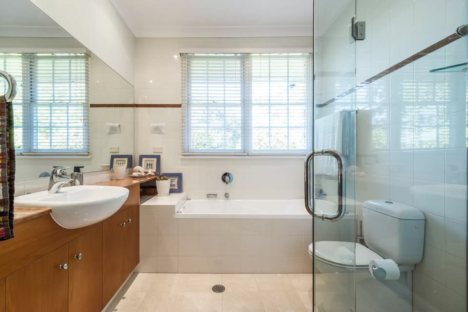 10 Lowry Crescent, St Ives Sold by Chan Yahl - image 9