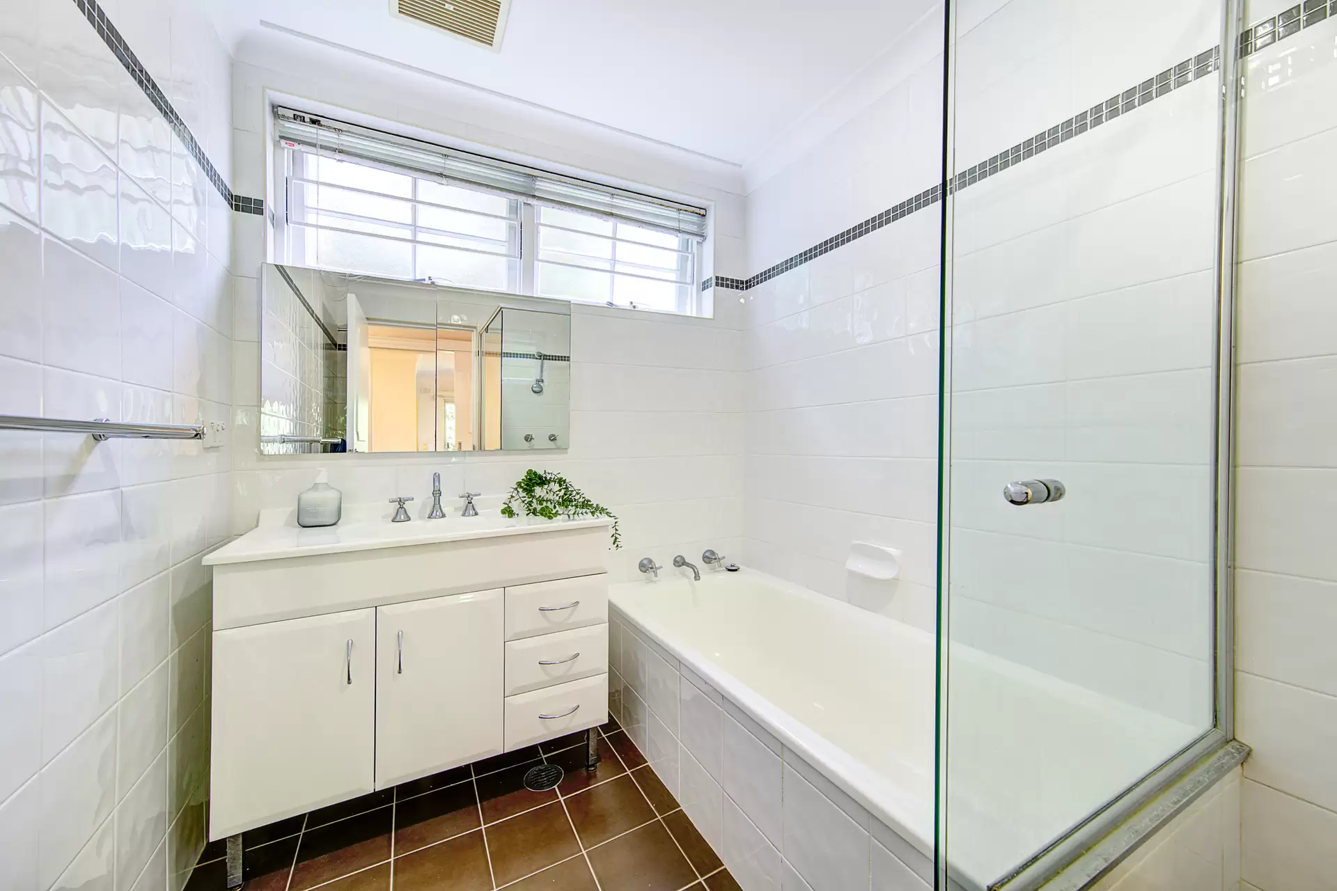 7/2a Shirley Road, Roseville Sold by Chan Yahl - image 8