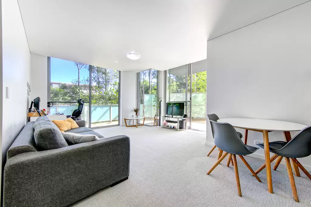 2/4 Lamond Drive, Turramurra Sold by Chan Yahl