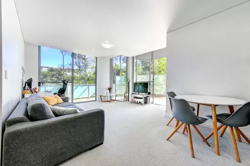 2/4 Lamond Drive, Turramurra Sold by Chan Yahl