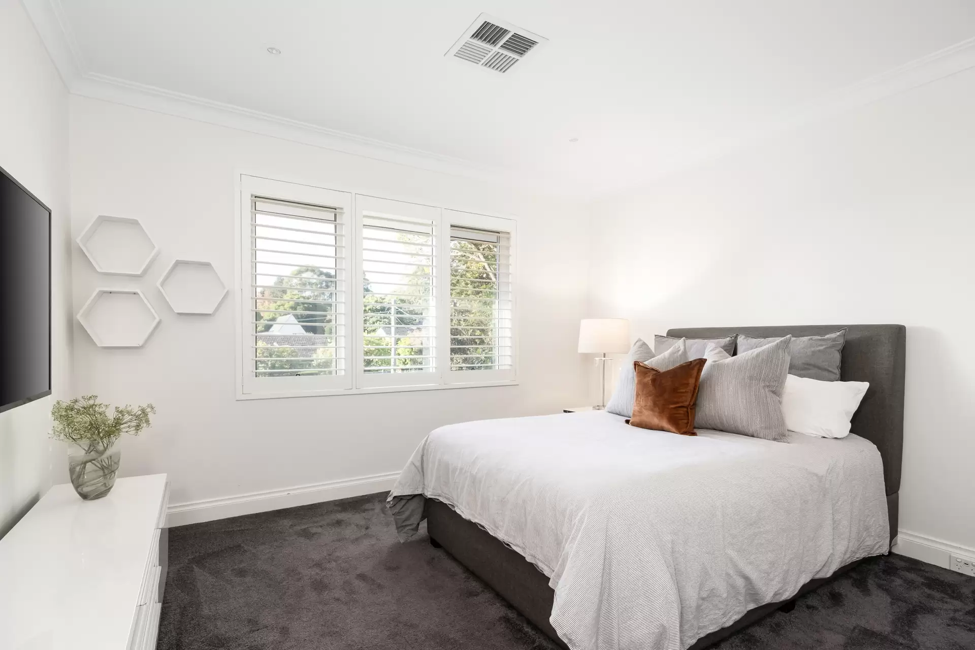 36 Woodbury Road, St Ives Sold by Chan Yahl - image 23