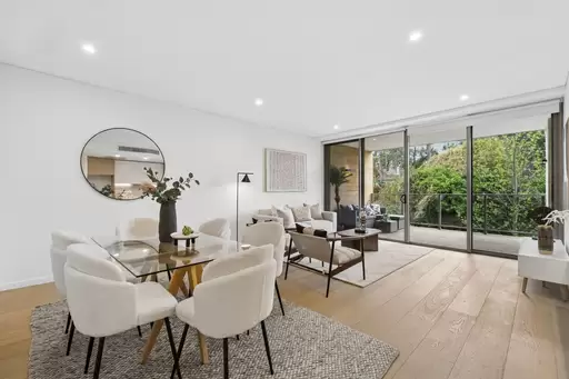 22/8 Buckingham Road, Killara Auction by Chan Yahl