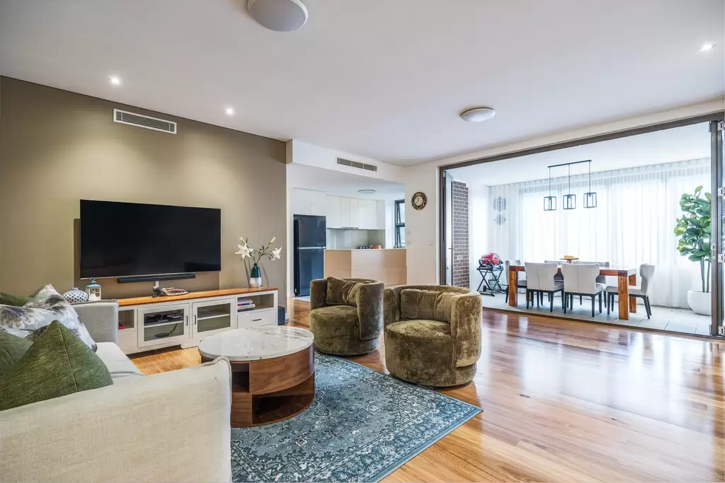 7/2-6 Clydesdale Place, Pymble Sold by Chan Yahl