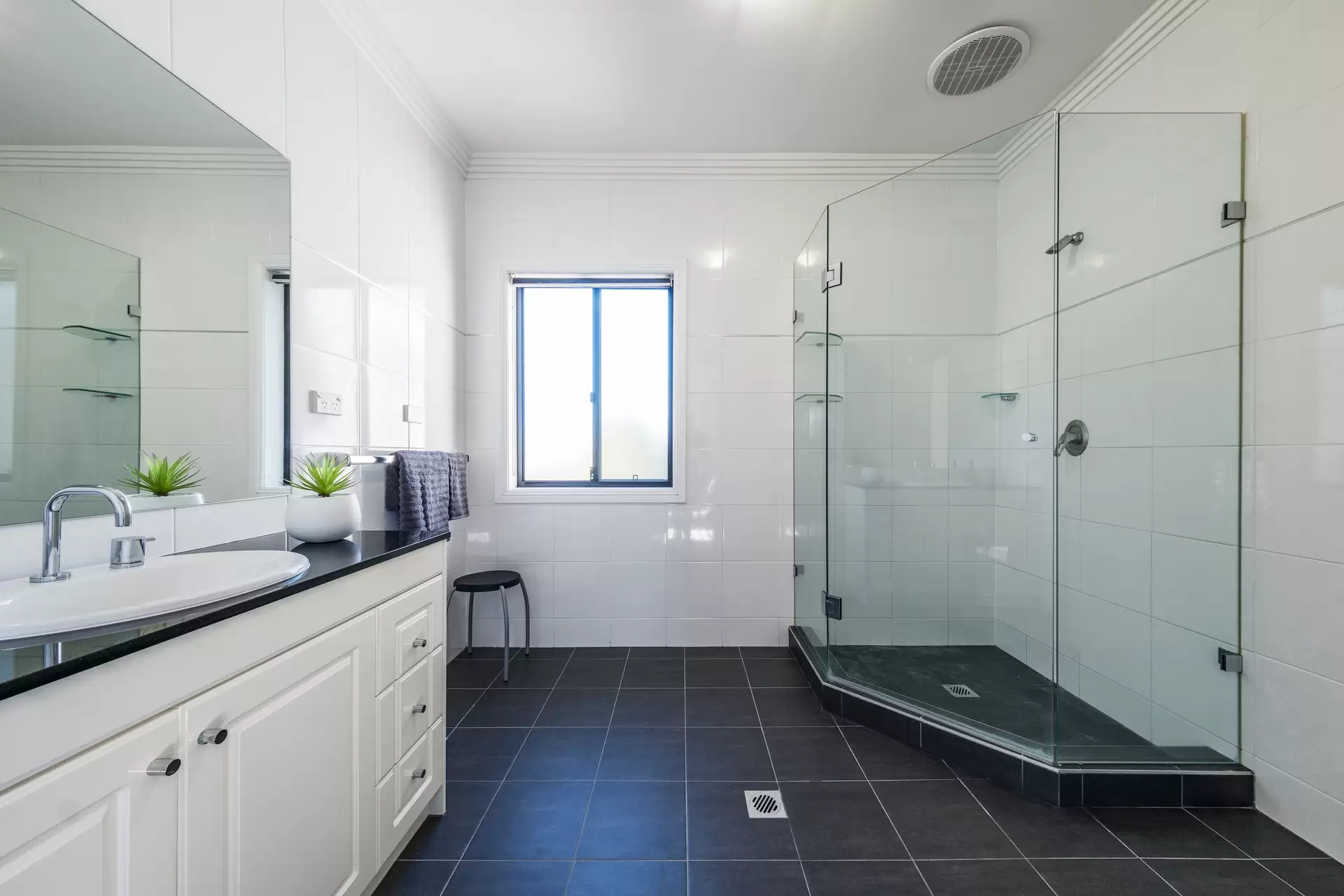 1 Miowera Road, North Turramurra Auction by Chan Yahl - image 15
