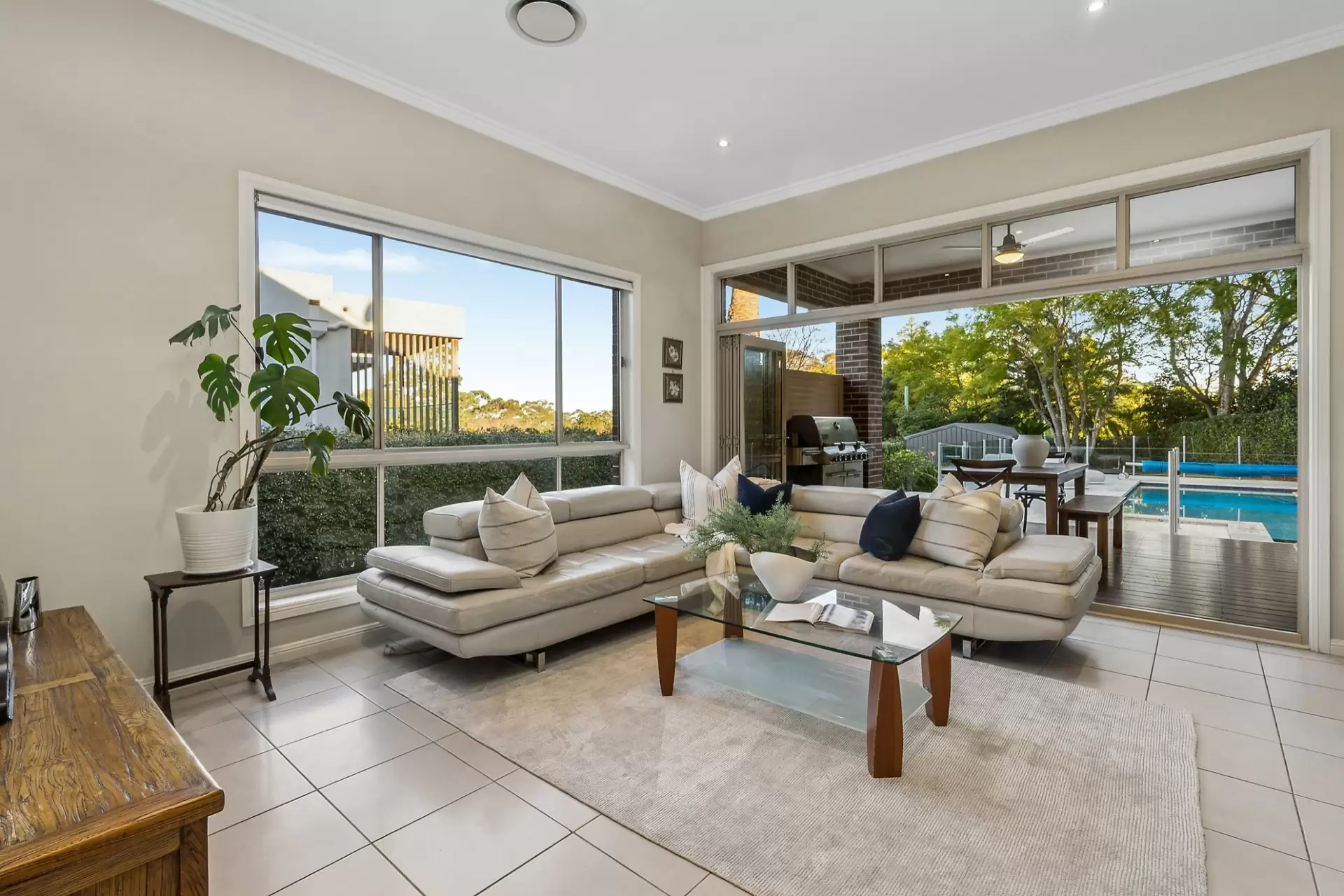 1 Woodlands Avenue, Pymble Sold by Chan Yahl - image 2