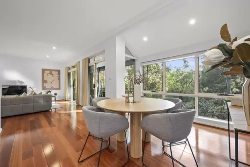 1/2-4 Bloomsbury Avenue, Pymble Sold by Chan Yahl