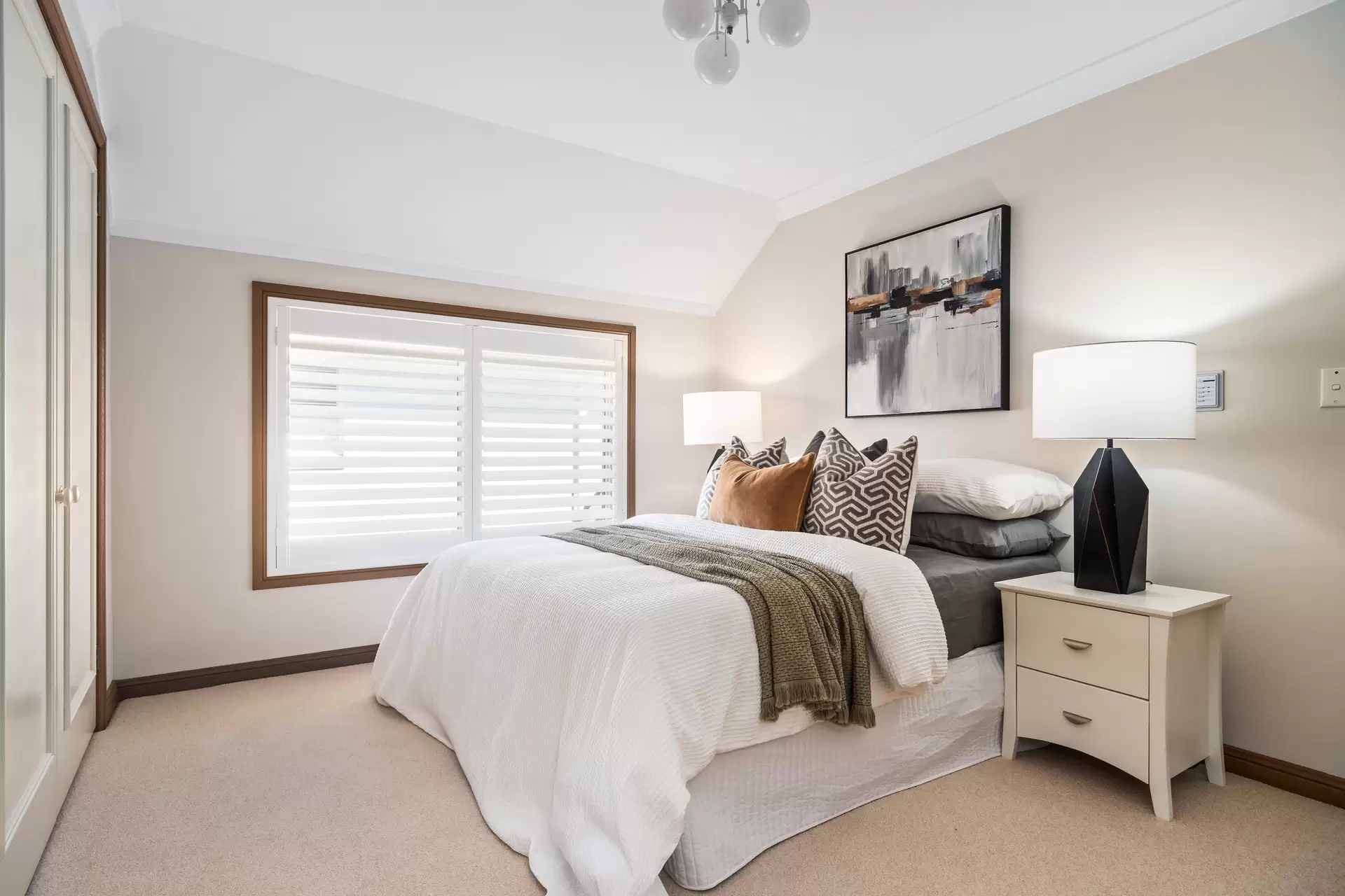 5 The Cloisters, St Ives Sold by Chan Yahl - image 18