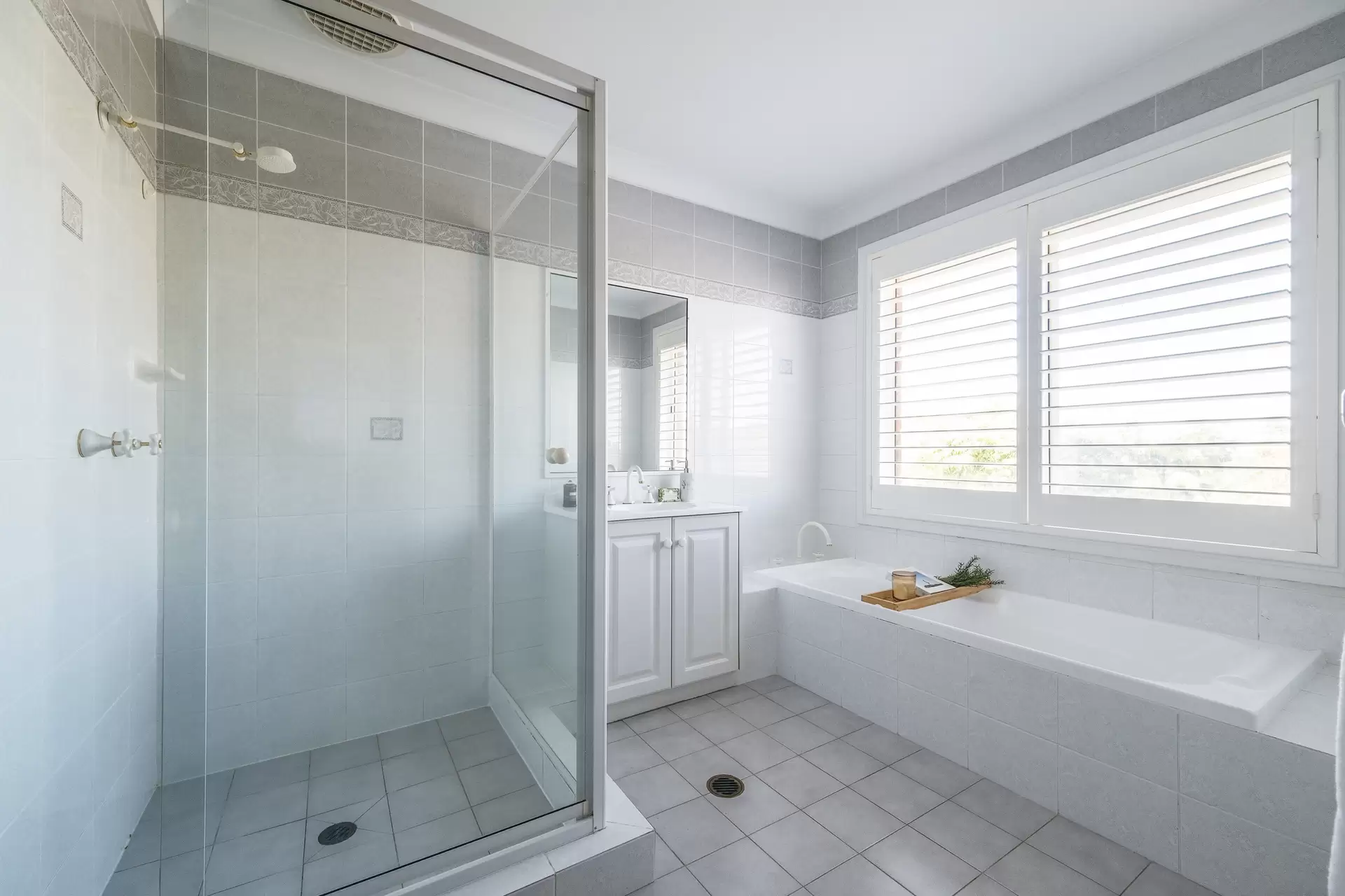 5 The Cloisters, St Ives Sold by Chan Yahl - image 21
