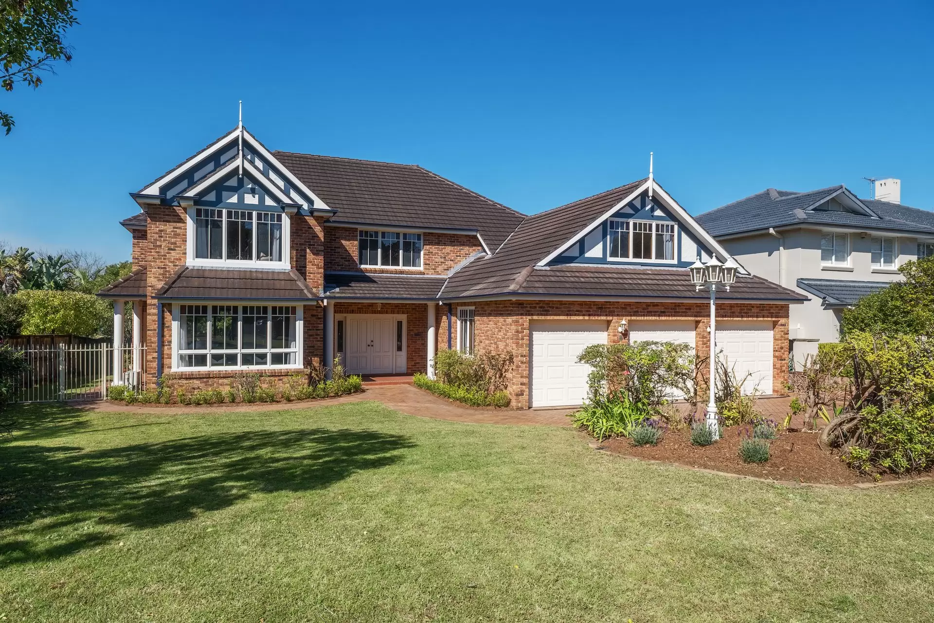 5 The Cloisters, St Ives Sold by Chan Yahl