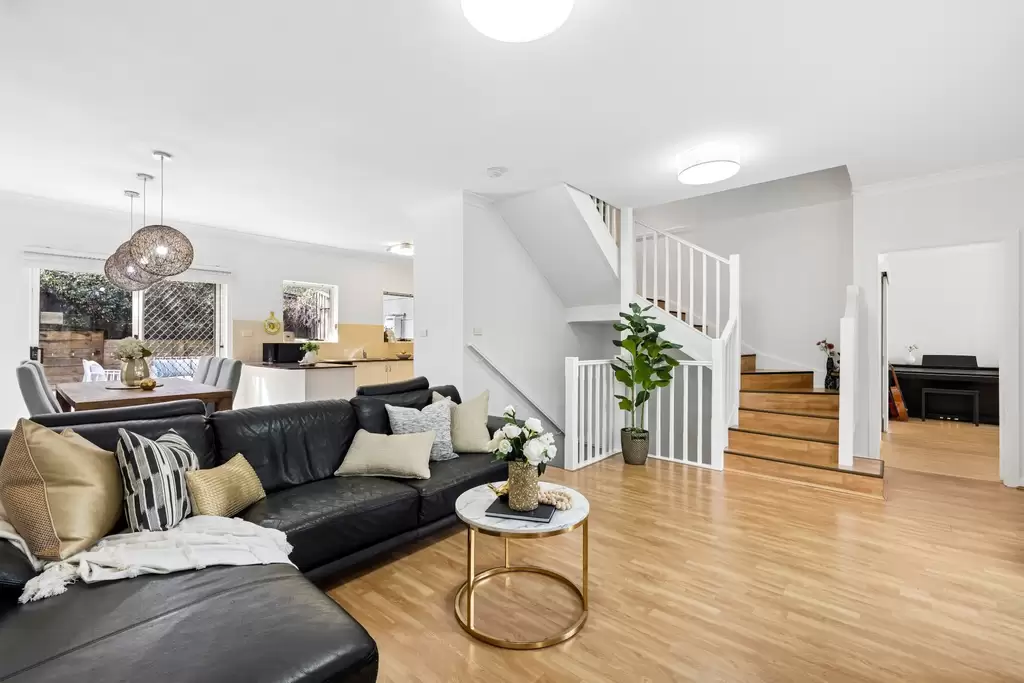 6/2-4 Bloomsbury Avenue, Pymble Auction by Chan Yahl