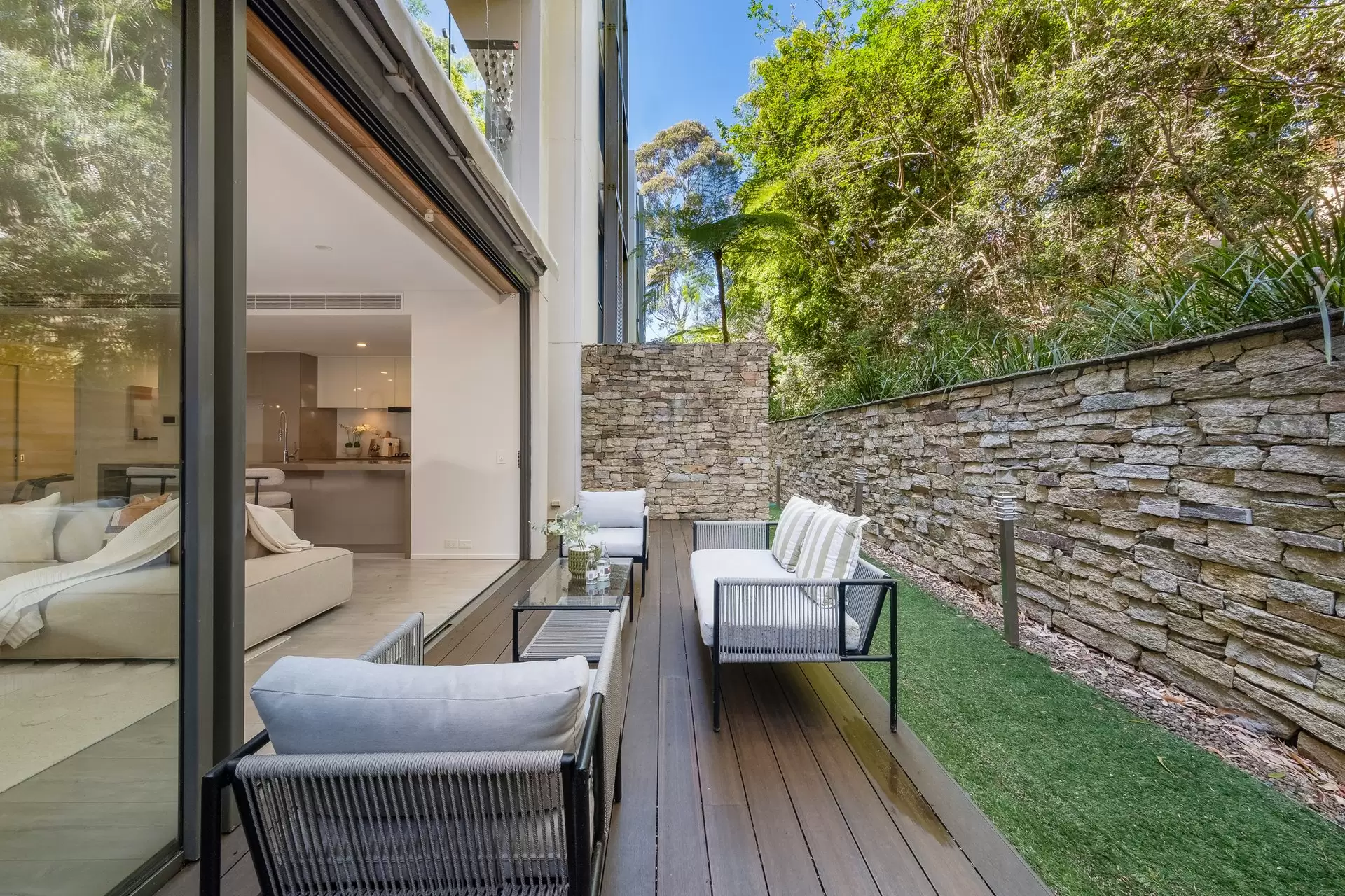 10/29 Lorne Avenue, Killara Auction by Chan Yahl - image 4