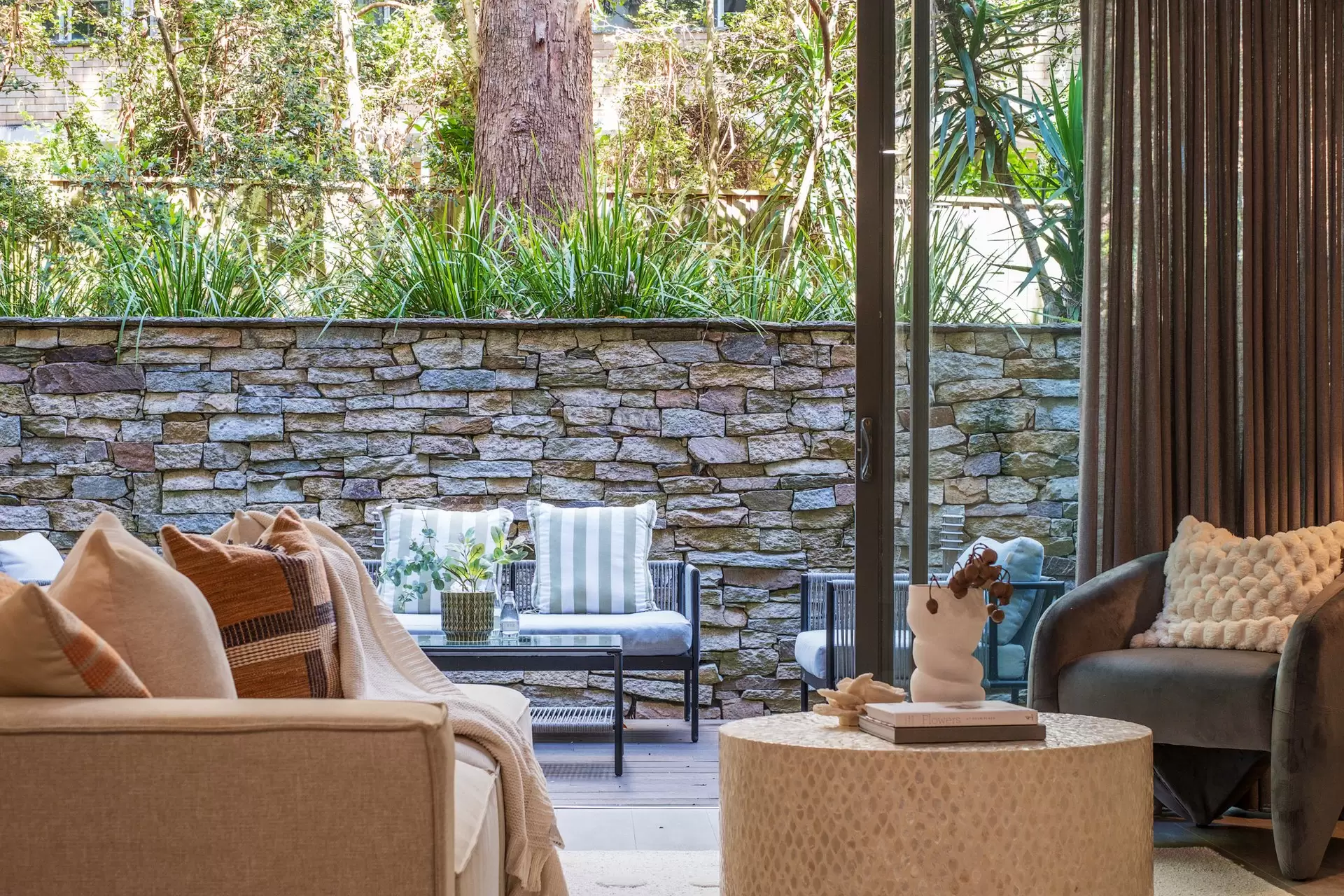 10/29 Lorne Avenue, Killara Auction by Chan Yahl - image 2